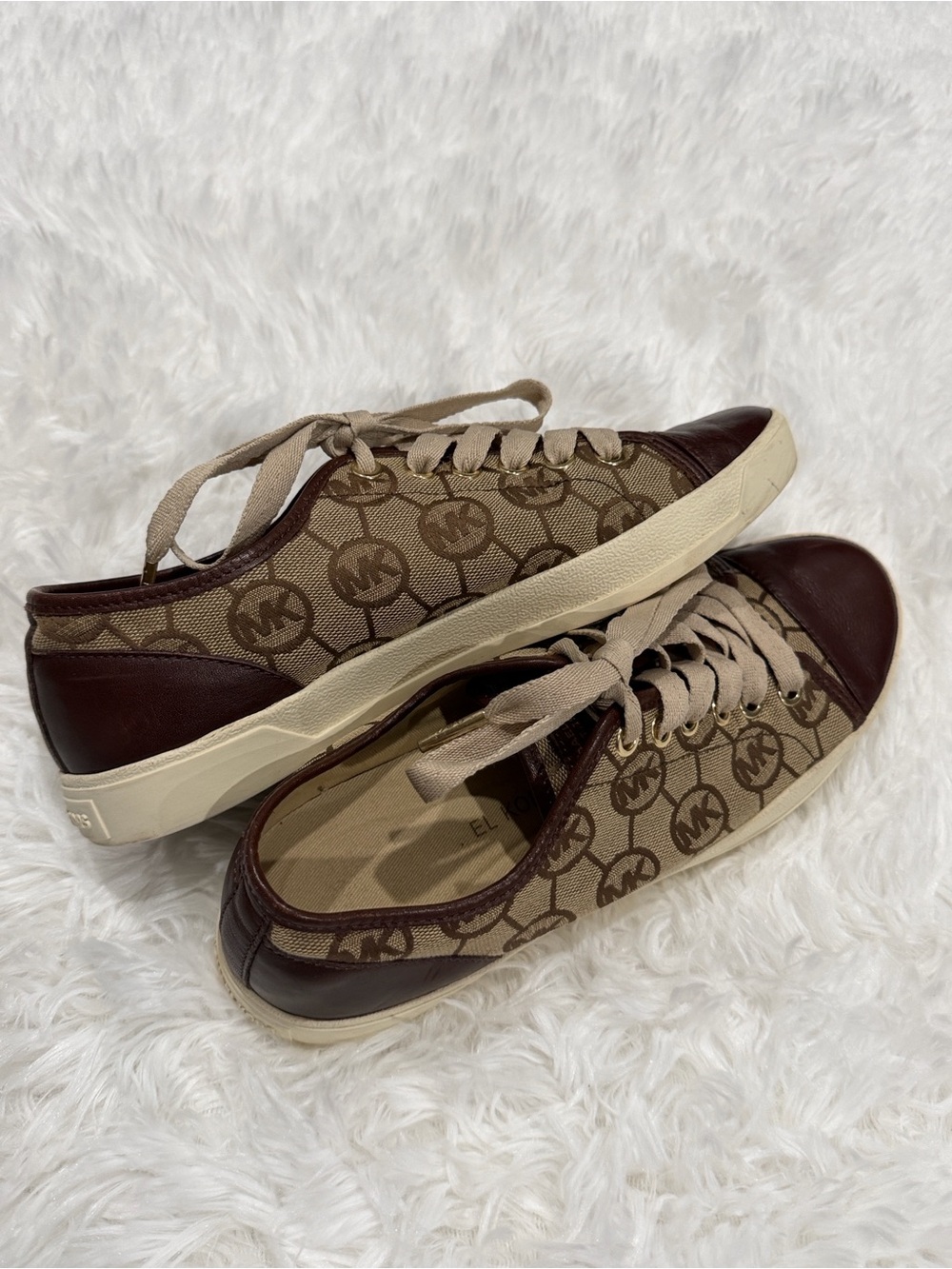 Michael Kors Monogram Canvas Leather Trim Sneakers Sz 7